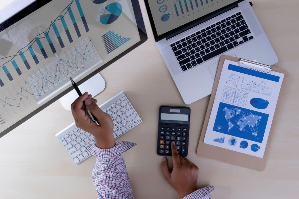 How HR Analytics, Reporting & Data Help Businesses Understand Customers and Control Expenses