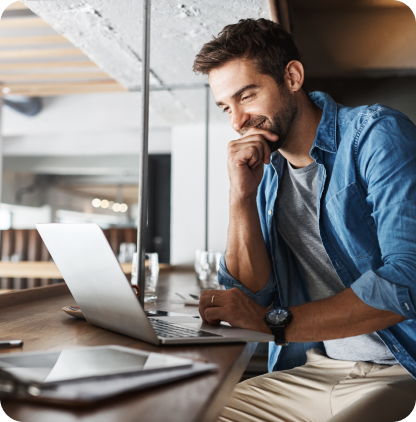 Employee using Flaree AI Assistant to boost productivity